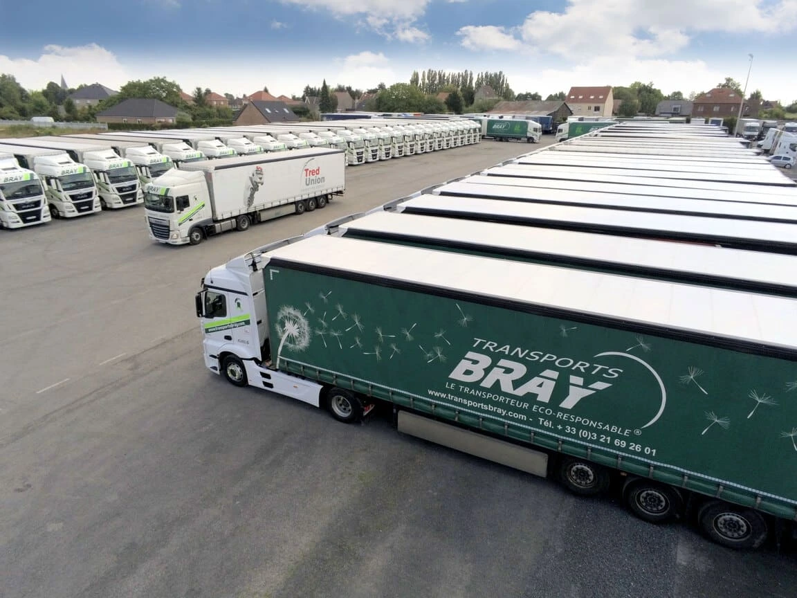 Vue de haut de la flotte complète de Transport Bray