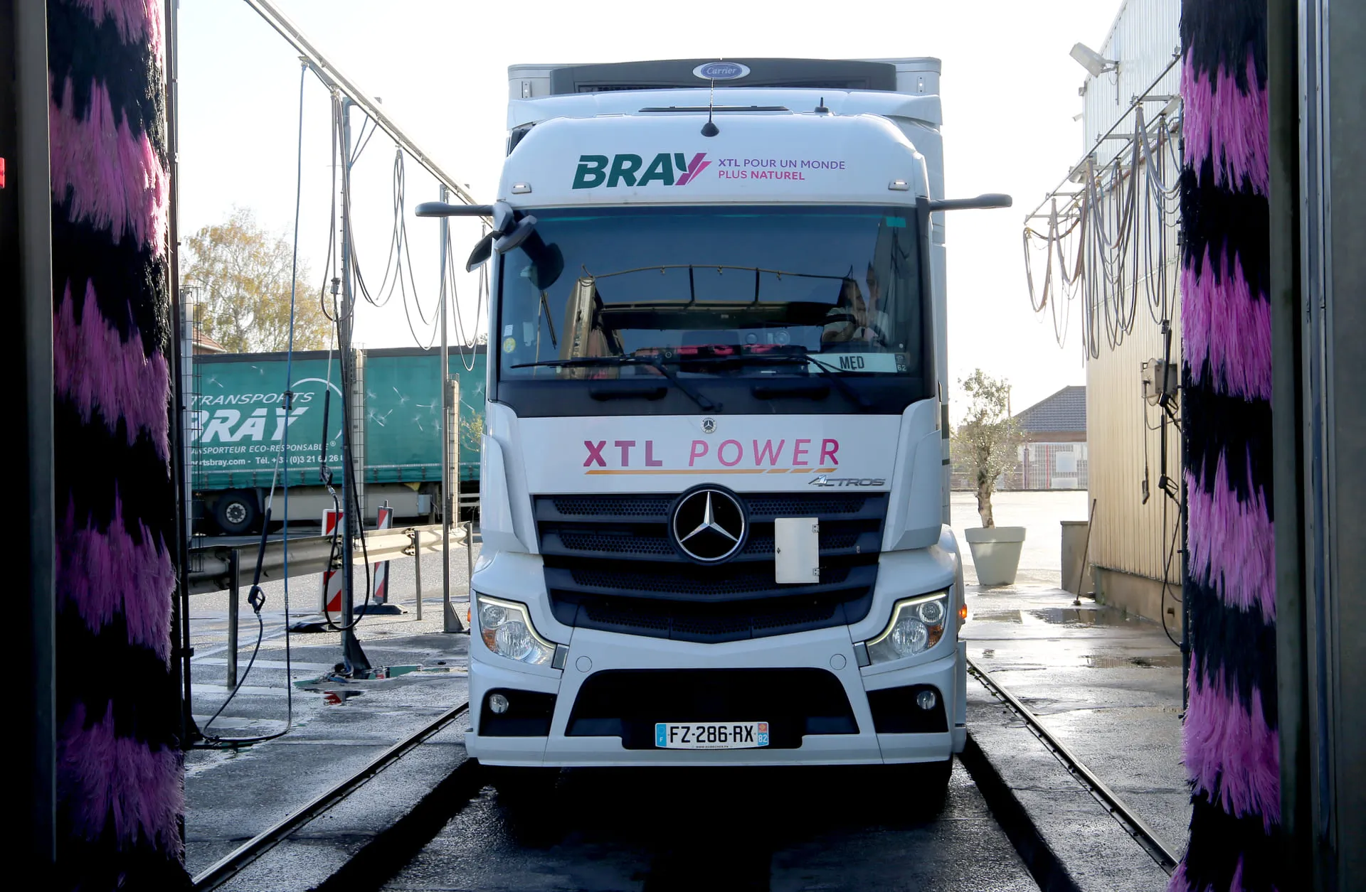 Camion des transports Bray dans leur station de lavage