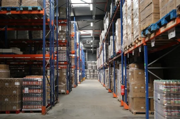 Entrepôt de stockage des transports Bray